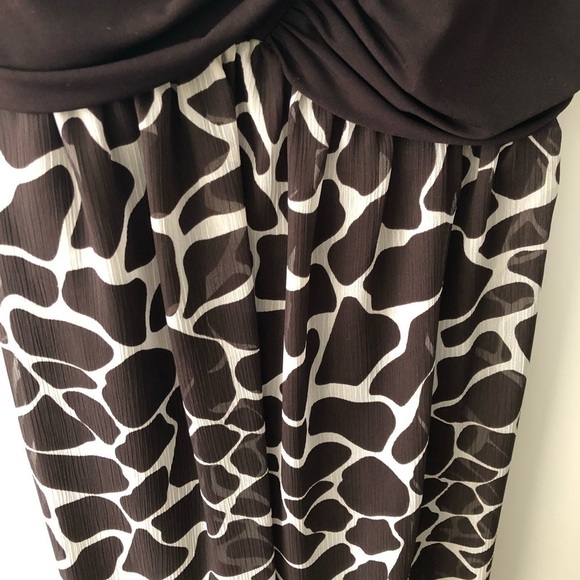 Cute Brown & White Giraffe Print Dress - Picture 4 of 4